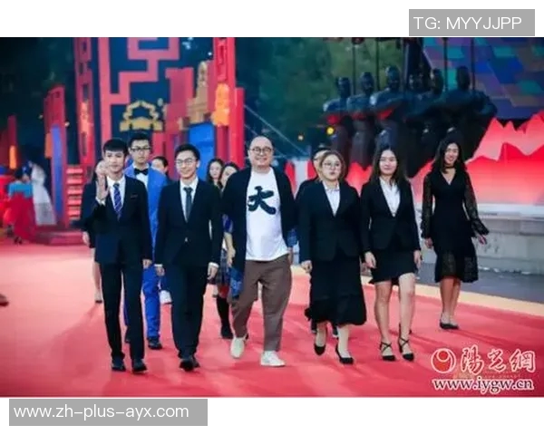 足球明星表演赛精彩瞬间成龙亲临现场展现魅力与激情 足球明星表演赛精彩瞬间成龙亲临现场展现魅力与激情